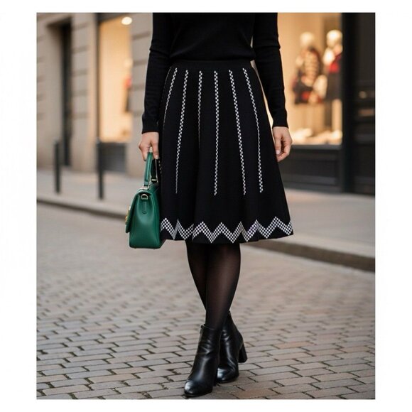 Neuman Marcus Spense Black White Knit Skirt Sz M Striped Chevron NWT RN 73163 - Picture 1 of 5